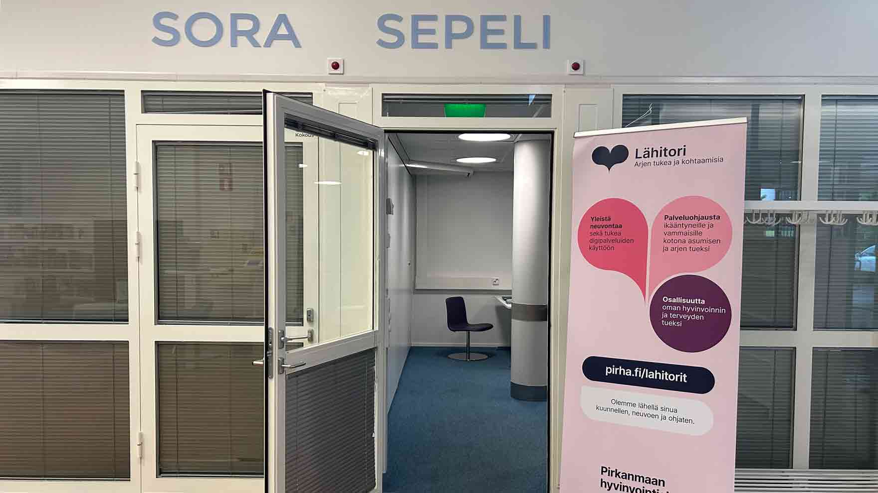 Lasiovet, joiden päällä lukee Sora ja Sepeli.