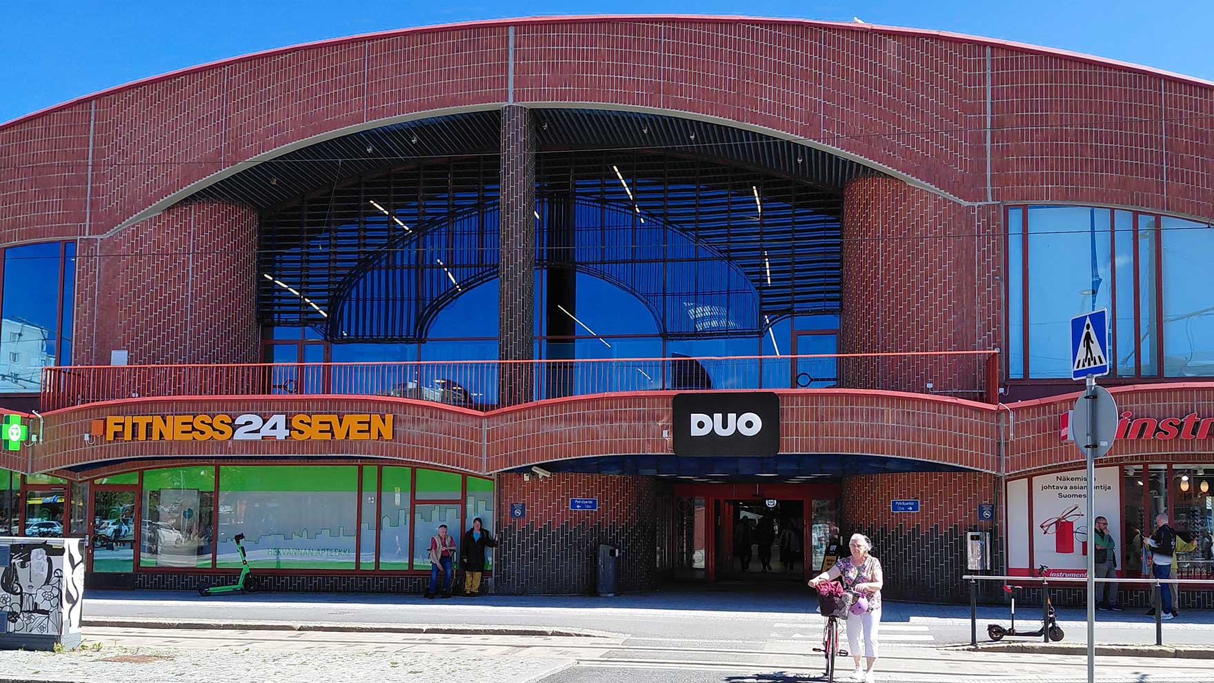 Sisäänkäynti Duon ostoskeskukseen.