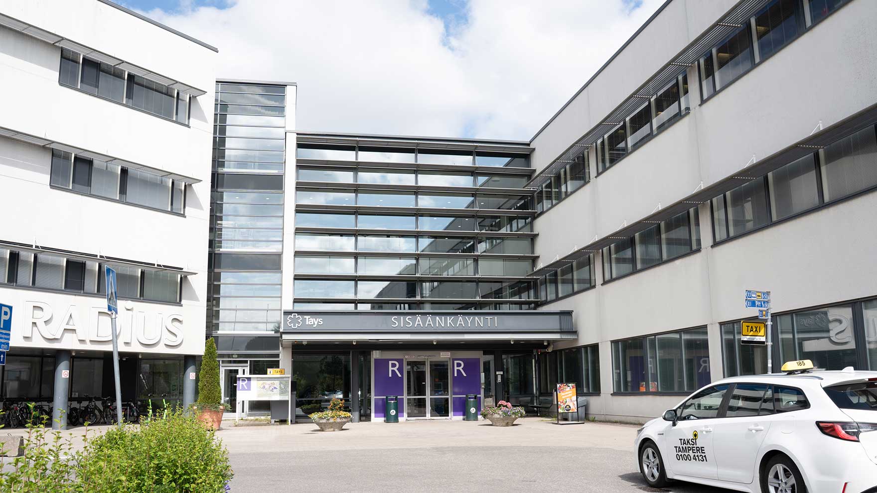 Sisäänkäynti Radius-rakennukseen.