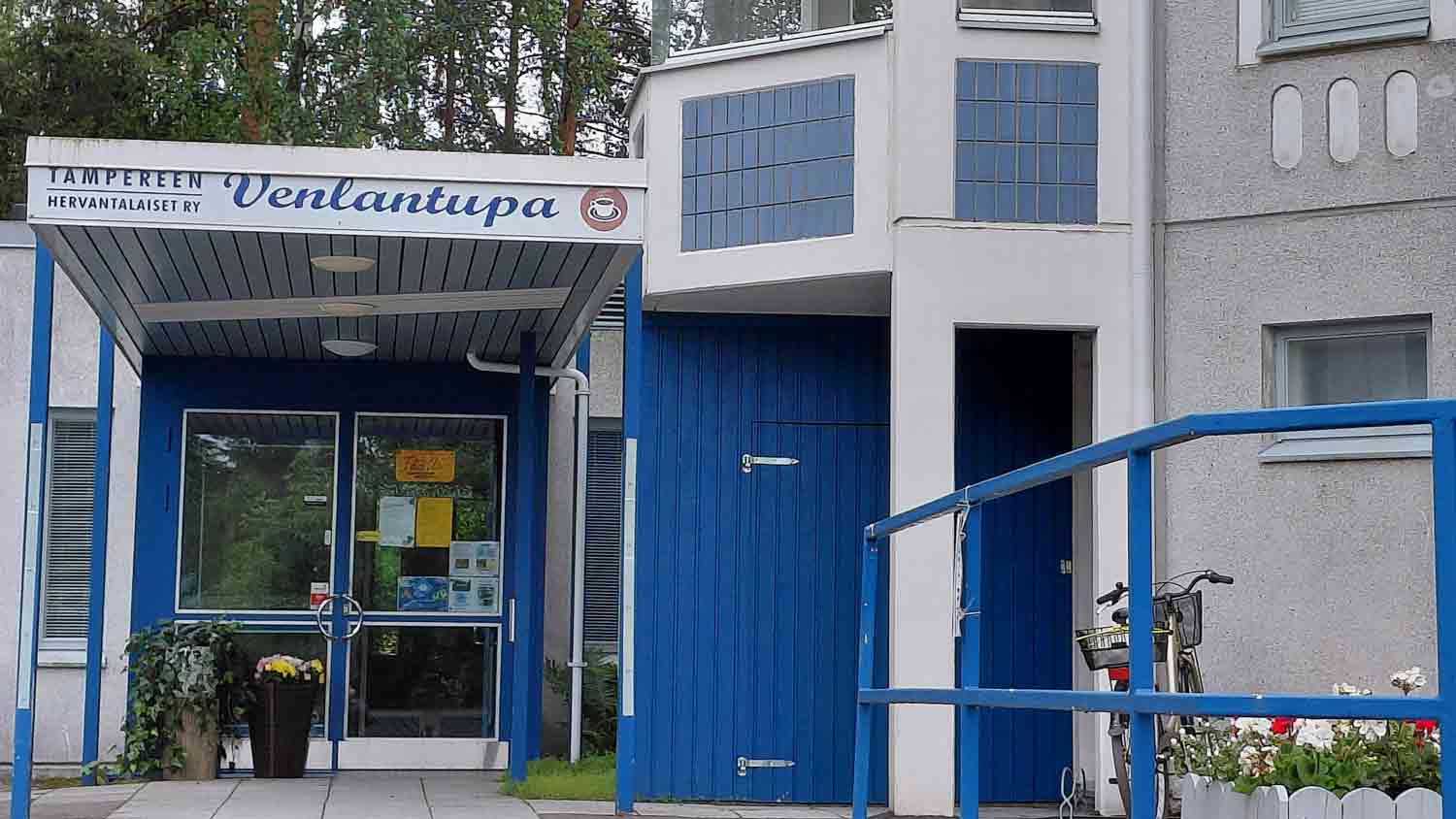 Elementtirakennus, jossa lukee Venlantupa.